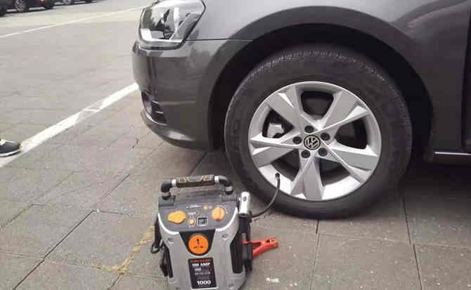 西畴汽车搭电案例