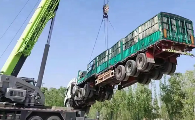 西畴道路脱困救援案例